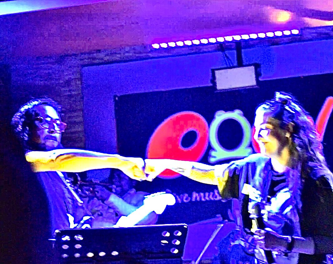 leonazulmx's tweet photo. Así se vivió nuestro último show del 2021‼️❤️🤘🏻
@leonazulmx 🤜🤛@maria_barracuda 
#rock #music #LeonAzul #MariaBarracuda #AzulManagement #Puebla https://t.co/STDGgNhuL1