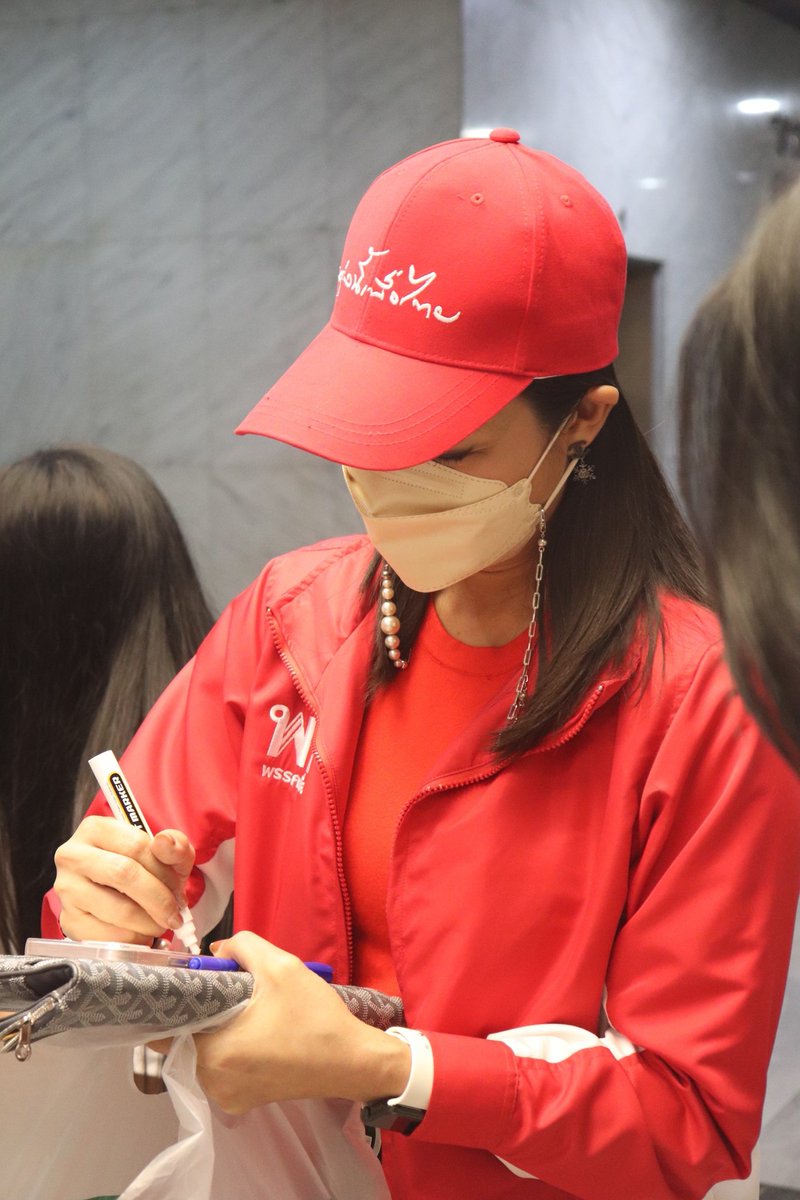kanya_cake's tweet photo. หลงรักธรรมชาติ พอๆกับหลงรักคุณ❤️
~ @aim_theerarat ~
#RED_ANGEL
#ธีรรัตน์สําเร็จวาณิชย์ https://t.co/NMBd4ASvBN