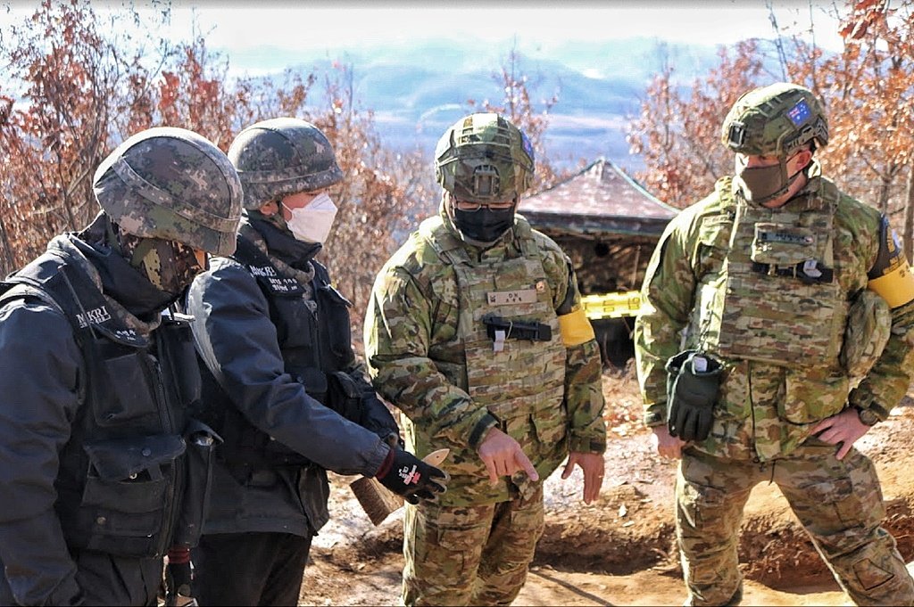 UN_Command's tweet photo. #2021inReview
Remains Recovery:
UNC🇺🇳 continued its facilitation of #RemainsRecovery inside the #DMZ. We oversaw the completion of operations at #ArrowheadHill, supervised new efforts at #WhiteHorseHill, and surveyed other areas where remains might be recovered in the future. https://t.co/JFixdVKaO8