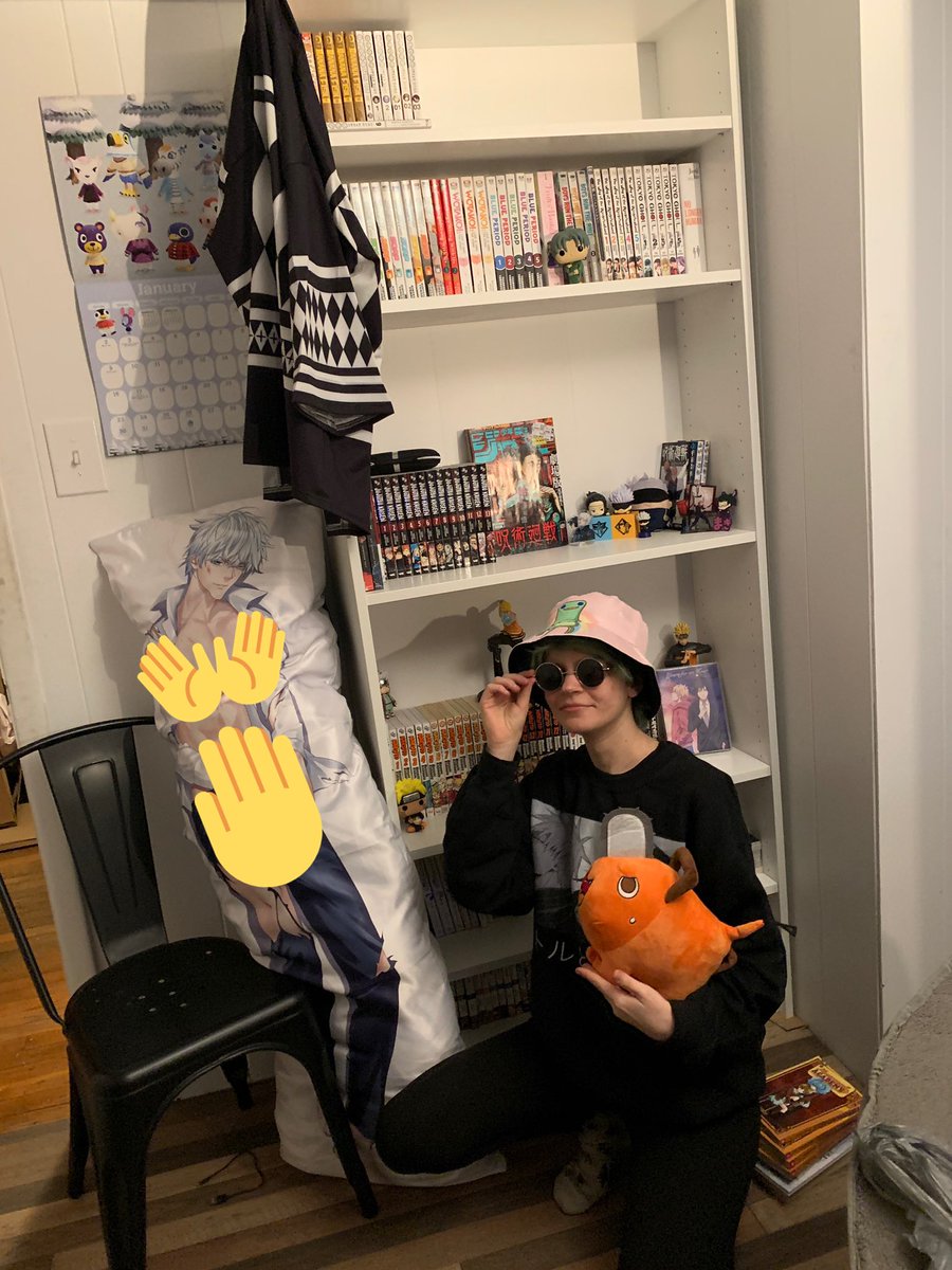 DarbySullivan's tweet photo. finally got a bookshelf for my manga collection https://t.co/v0W3xgbb1v