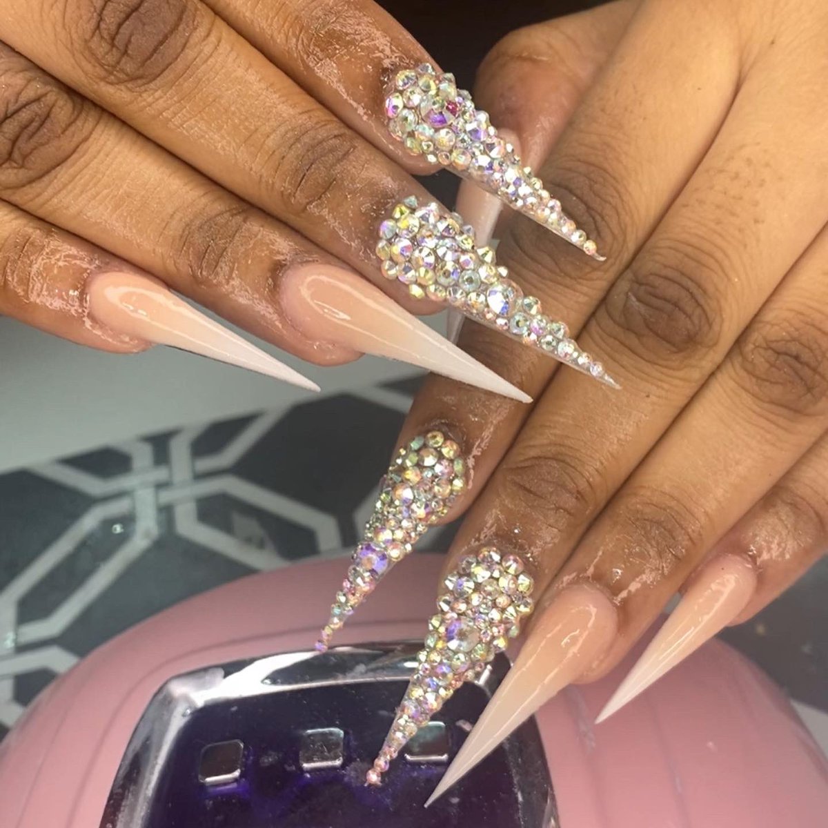 ASHLEYYCHANELL's tweet photo. let me do your nails. that’s it .. 💕 
Ig: @shapedbyashhh https://t.co/VOSEDiZCYD