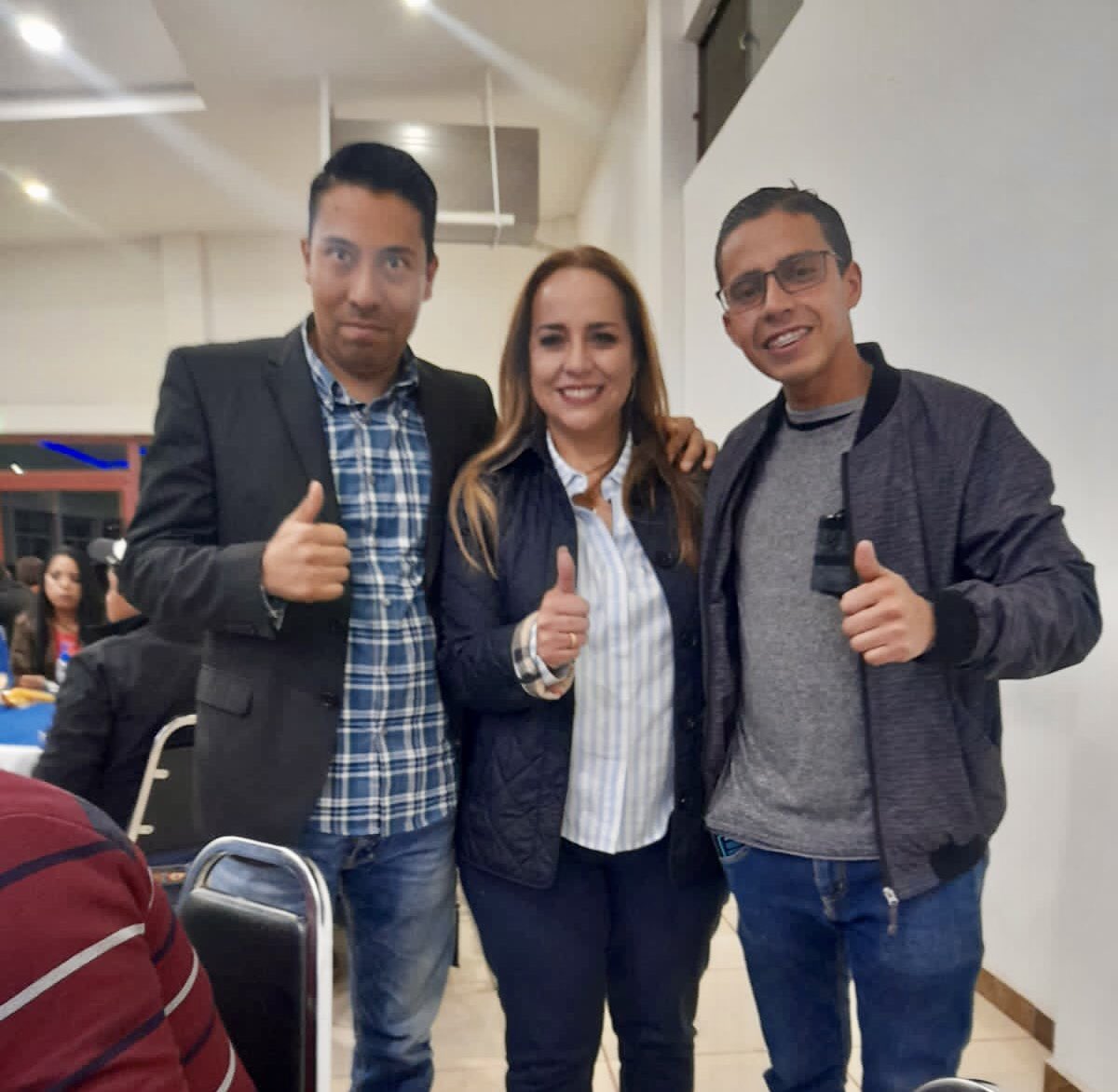 AccionXED's tweet photo. Los jóvenes, docentes y padres de familia de #AccionPorLaEducacion estamos convencidos que la mejor opción para gobernar es #AccionNacional y que mejor perfil que nuestro amigo @hectordflores 
@AaronGurrolah @VeroPerezHerr @CastrellonDgo https://t.co/f1bocSZT1A