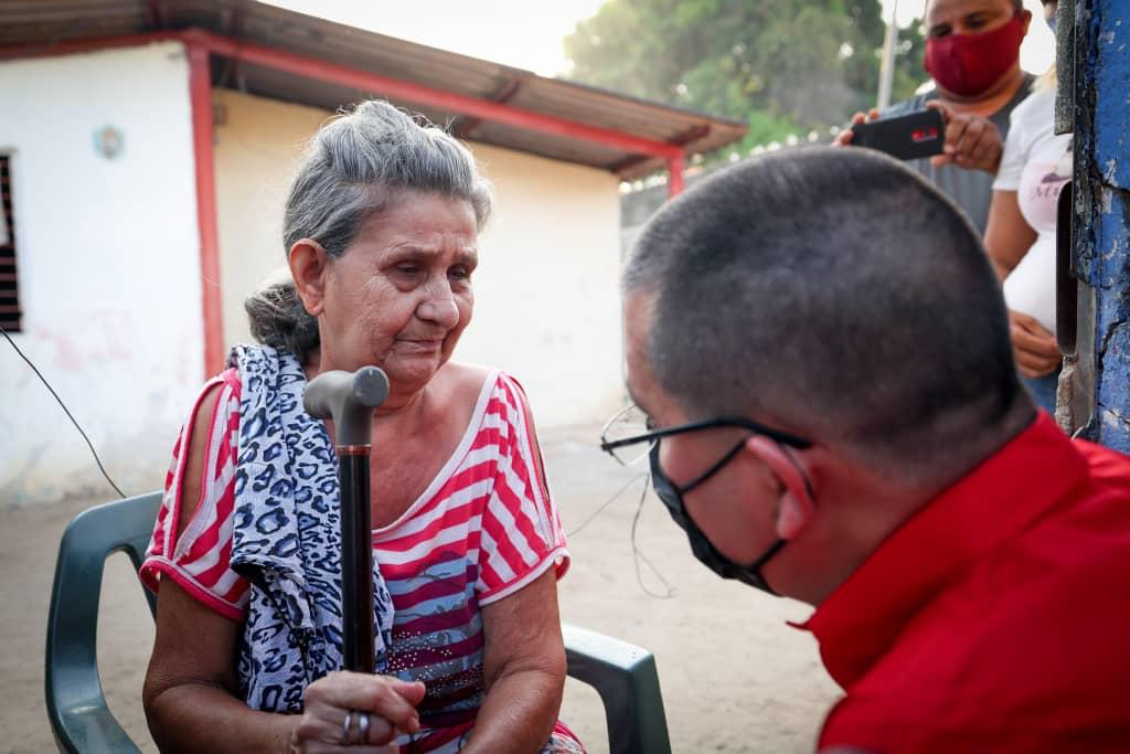 jaarreaza's tweet photo. En la Parroquia Corazón de Jesús de #Barinas, recorrimos los sectores Altamira, La Castellana y 4 de Febrero. Visitamos varias familias, verificamos sus necesidades y escuchamos sus propuestas. Recibí Amor y compromiso recorriendo sus calles y veredas. ¡Venceremos! https://t.co/OLfGprEJcL