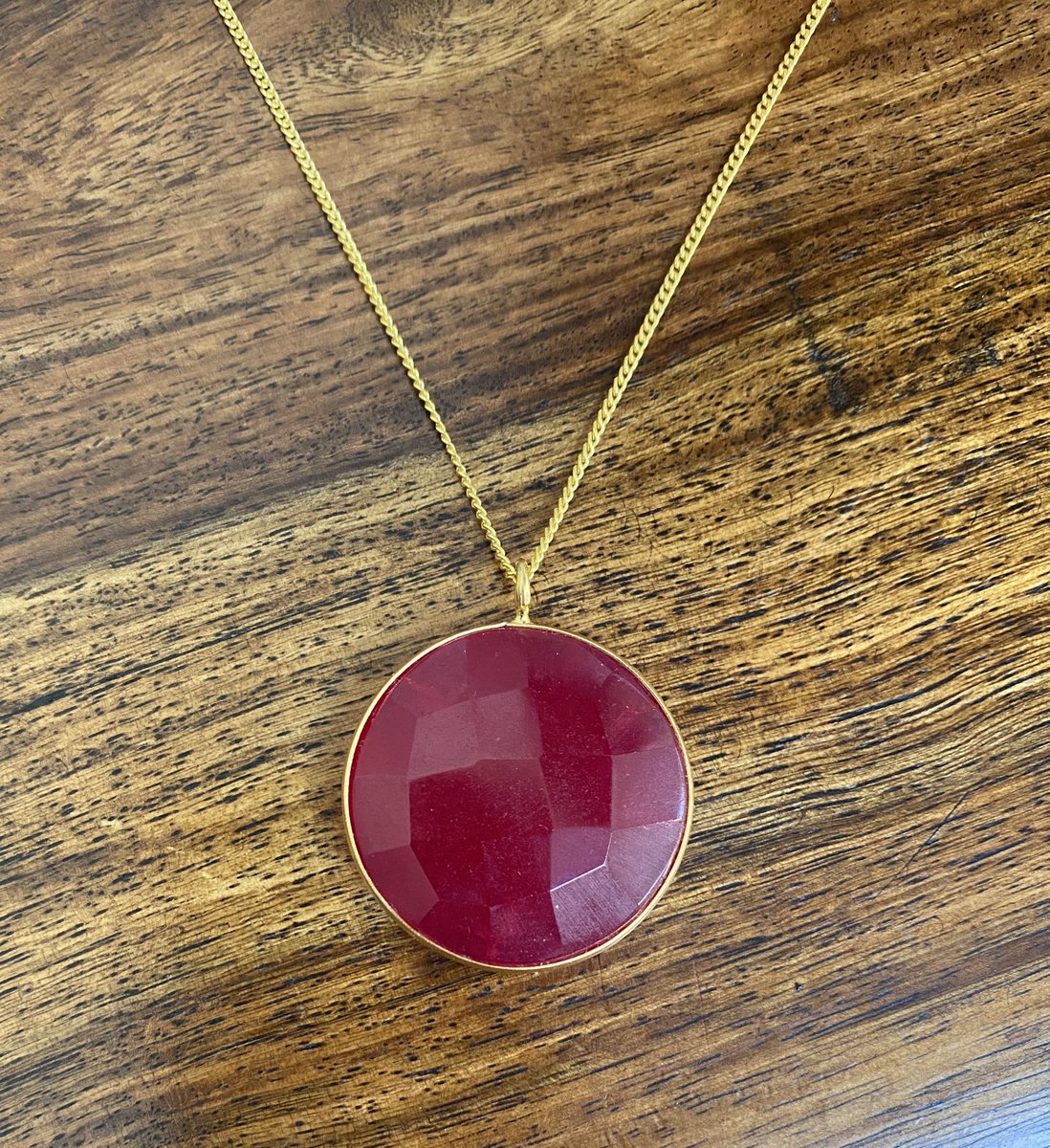 Love Light Ruby Necklace

£195.00

Love light ruby necklace. A necklace adds a pop of pretty colour standout style. Briolette 28mm round ruby corundum wrapped in gold vermeil with a 42cm gold vermeil chain. #rubynecklace #yaronmorhaim