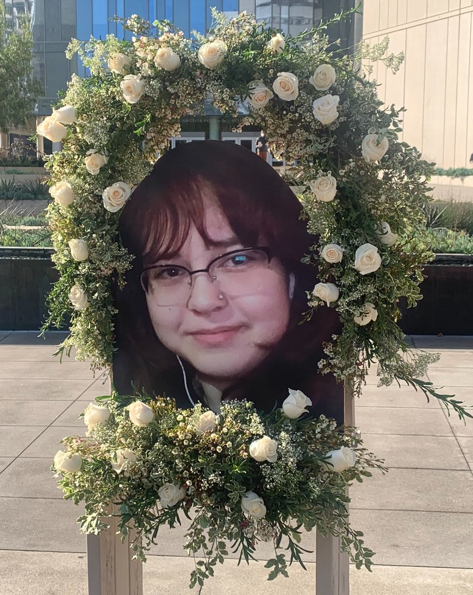 AntifaSac_'s tweet photo. RIP to Valentina Orellano-Peralta
Strength & Solidarity to her friends & family.
The LAPD shot & killed 14yr old Valentina on 12/23 while she was in a fitting room there at a Burlington Coat Factory down in North Hollywood. Never forgive.Never forget. #AbolishThePolice #ACAB https://t.co/78s1Nlpgp4