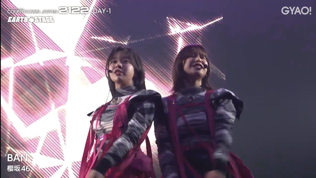 __980727__'s tweet photo. ゆいぽん帰ってきてからの理佐さんほんとに楽しそうにパフォーマンスしてて涙出てくるぅ🥲 https://t.co/T4V3PyXBpn
