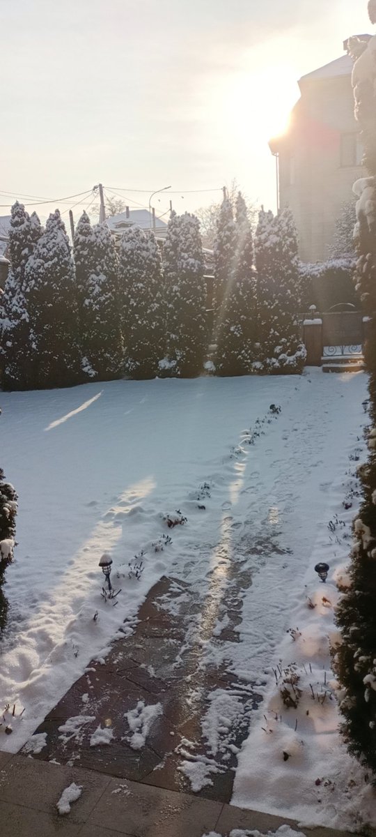 kenny201009's tweet photo. Snowing https://t.co/15DQW4pI9a