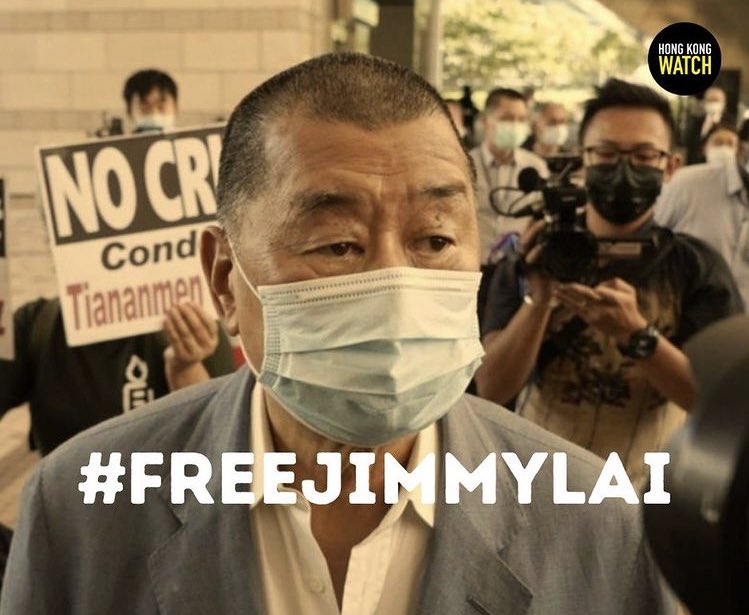 _joeysiu's tweet photo. Last few days of 2020: Jimmy Lai ordered back to prison over conspiracy and collusion charges under #NSL. Never released since then.

Last few days of 2021: Six former and current @StandNewsHK staff including @hoccgoomusic arrested for “publishing seditious publications”. https://t.co/9QSUCyV8NN