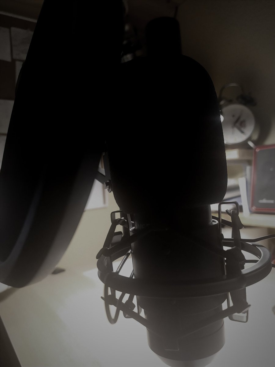 Me encanta grabar en el silencio de la noche. Al lío que os traigo cositas interesantes!!