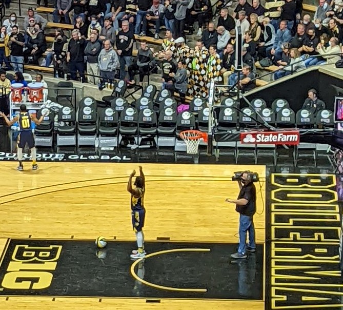 boilersuitguys's tweet photo. Win 2 FREE tickets to sit with the Boiler Suit Guys for the #3 ranked @boilerball game vs. Northwestern in Mackey Arena on Jan. 23rd @ 1pm EST!  

To enter:
1⃣ Follow Us
2⃣ RT &amp; Tag a Friend
<One attendee must be 18+>

Winner selected at random @ 6pm EST on Jan. 2! https://t.co/r7gO3REJXb