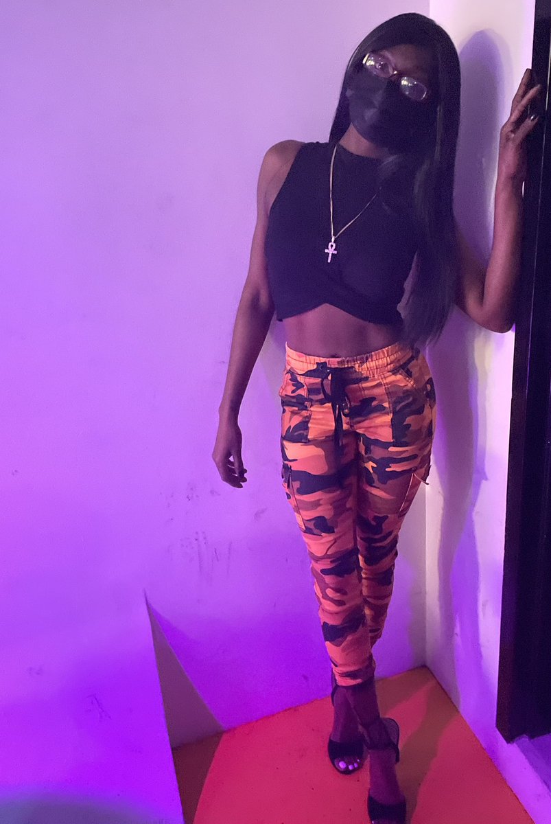 MuvaBrii's tweet photo. Bad lil Vibe 👻 #briidaghost #grindorstarveshowcase #RipJones💙 #solong2021 https://t.co/Bgq9B5hvq4