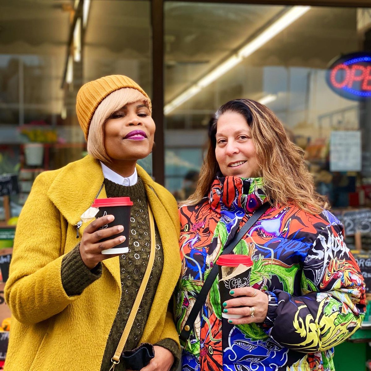 Jay_Pitter's tweet photo. My wonderful friend Sarena moved to Toronto from the U.S. not too long ago but always manages to introduce me to new places in the city. Today we indulged in delicious hot beverages & walked along the Kay Gardner Beltline Trail.
#actsofpublicjoy #walk https://t.co/piUkh4jHnt