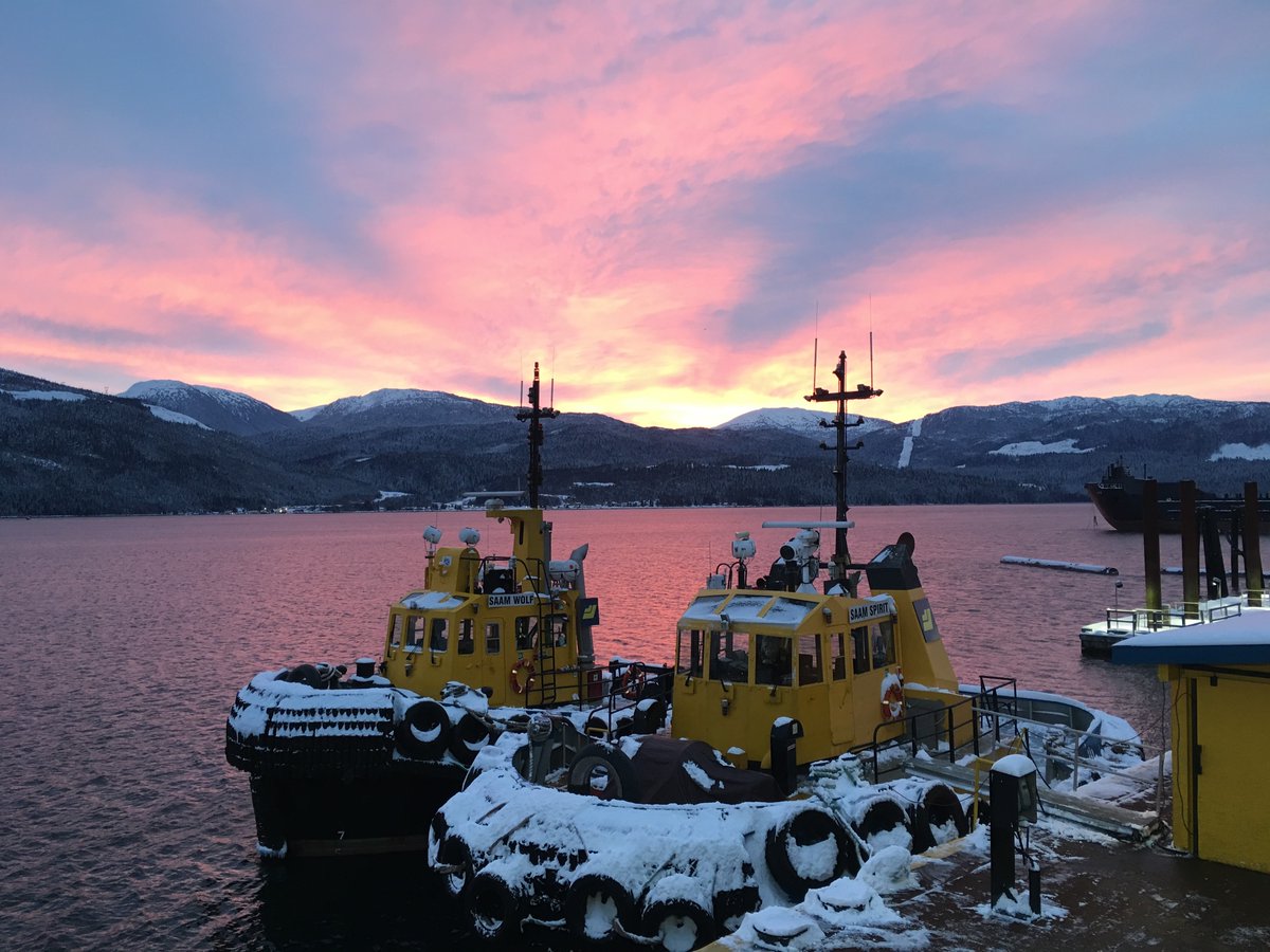SaamTowageCan's tweet photo. Happy #TugboatTuesday! Check out this beautiful sunrise in Kitimat, B.C. featuring the SAAM Spirit and SAAM Wolf. (Photo Credit: Steve M) 

#saamtowage #saamtowagecanada #kitimat #northernbc #tugboats #tugboatsdaily #bcmaritime https://t.co/PWyrxvN2Om