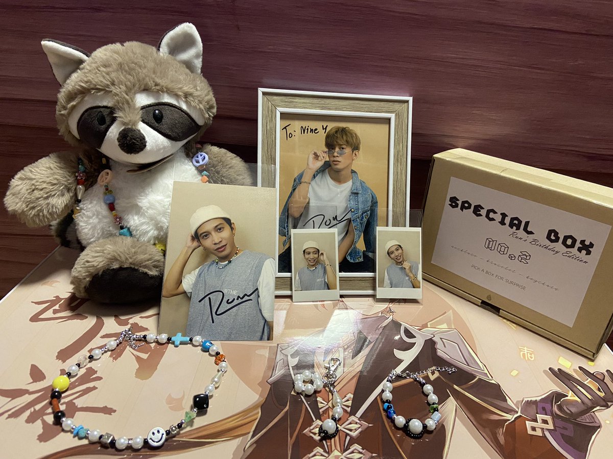 purplemoon_09's tweet photo. Finally got my special box from @neck_step. 💜 The package was well-secured and the accessories are beautiful and well-made that you can see how someone worked hard to create them.. 🥰 Thank you for hosting another mystery box~ it was fun to guess the contents of this. 🥳💖. https://t.co/SNwlJiOGpK