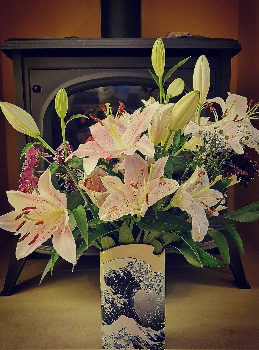 Delighted with my #johnbeswick #hokusai #thewave #parastone #vase gift from @JohnLewisRetail
 The Boy did good! #christmasgifts #interiordesign #floraldesign #florist