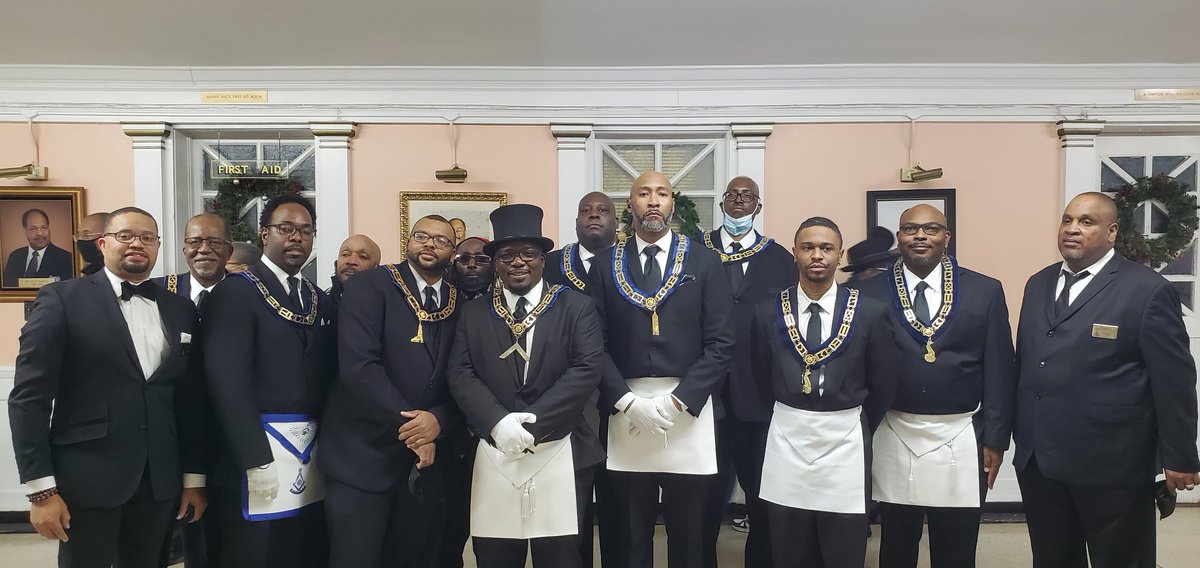 99_pha's tweet photo. Lodge Officers for 2022
#m99 #elsfm99 #PHAmily https://t.co/8Eo4NpYNr3