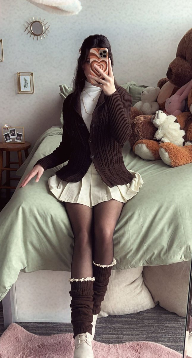 jordanxcrone's tweet photo. i haven’t posted anything in forever so here are 4 recent pics https://t.co/fiPWEle8U7