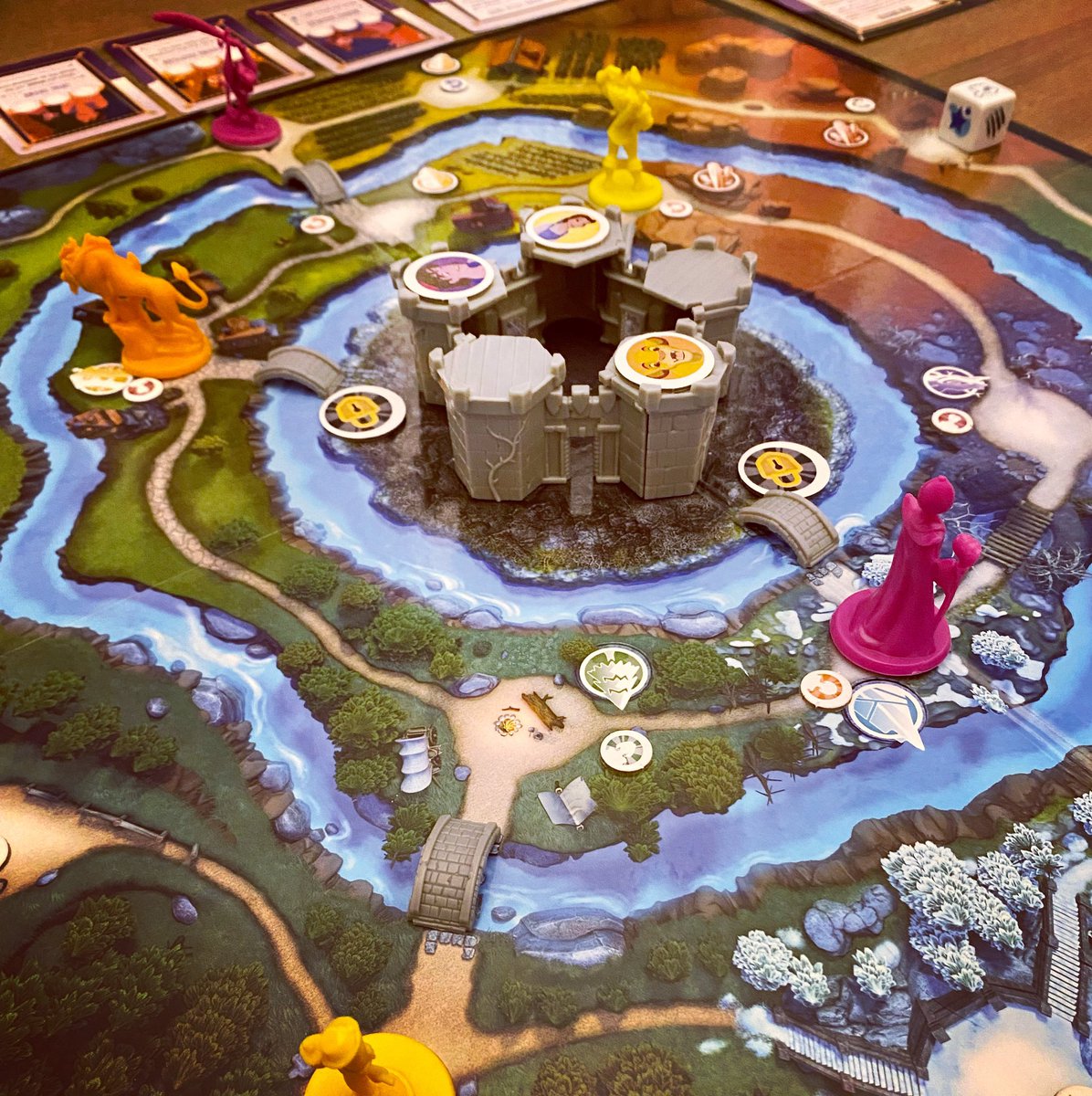 kim_hogeveen's tweet photo. Family Game Night w/ Disney Side Kicks.
#Disney #SideKicks #fromSanta @spinmastergames https://t.co/t4Gkaknq9Z