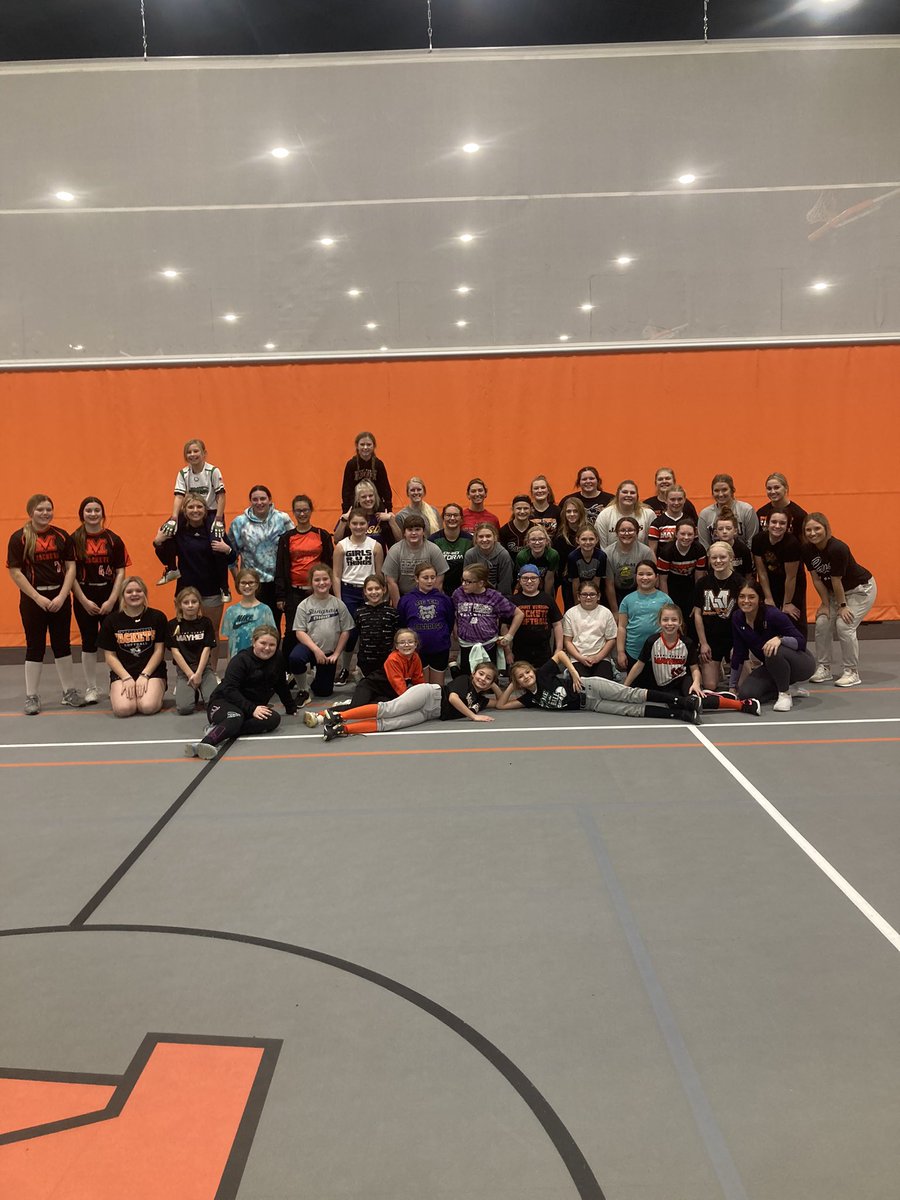 MVHS Softball tweet media