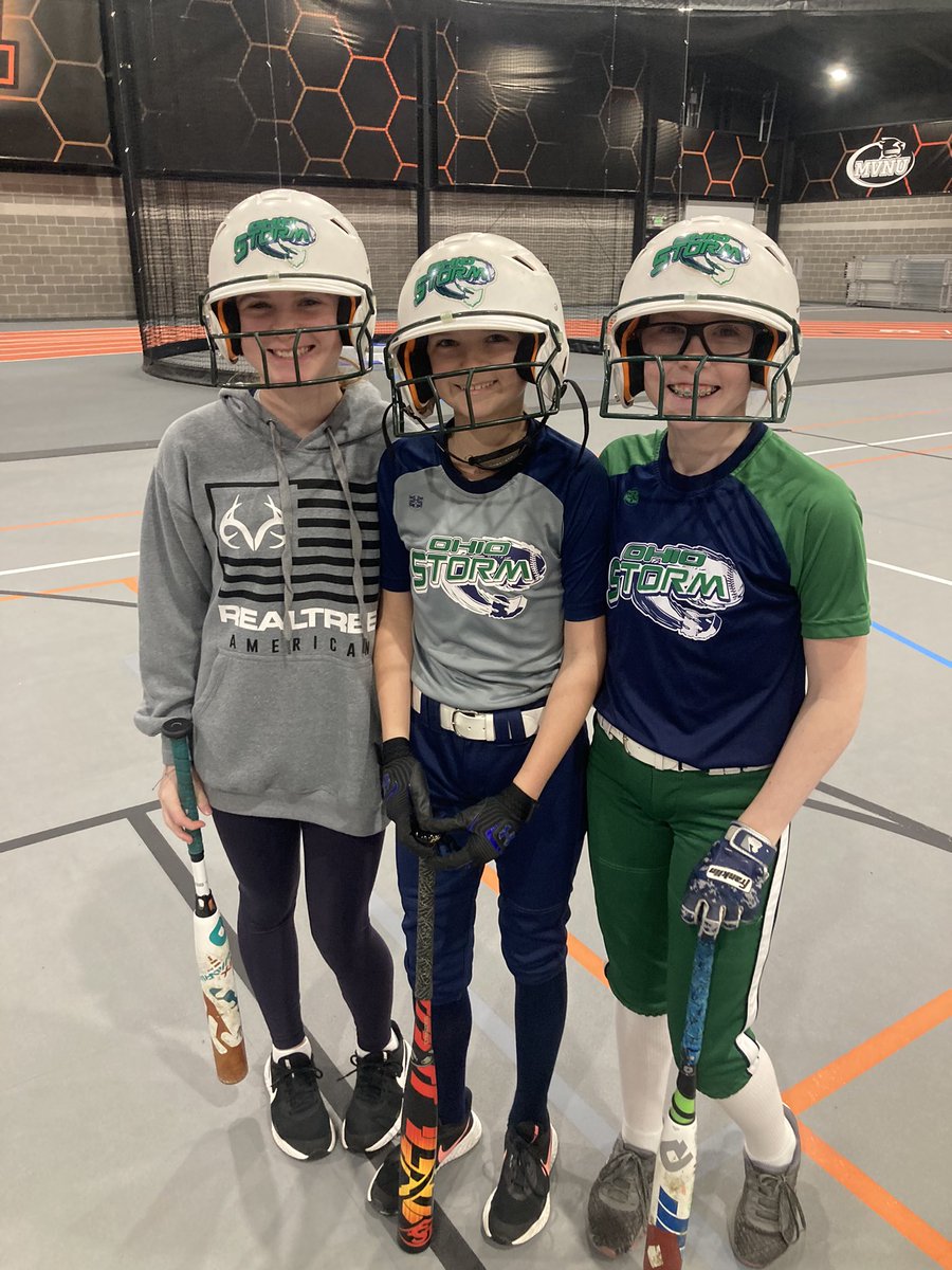 MVHS Softball tweet media