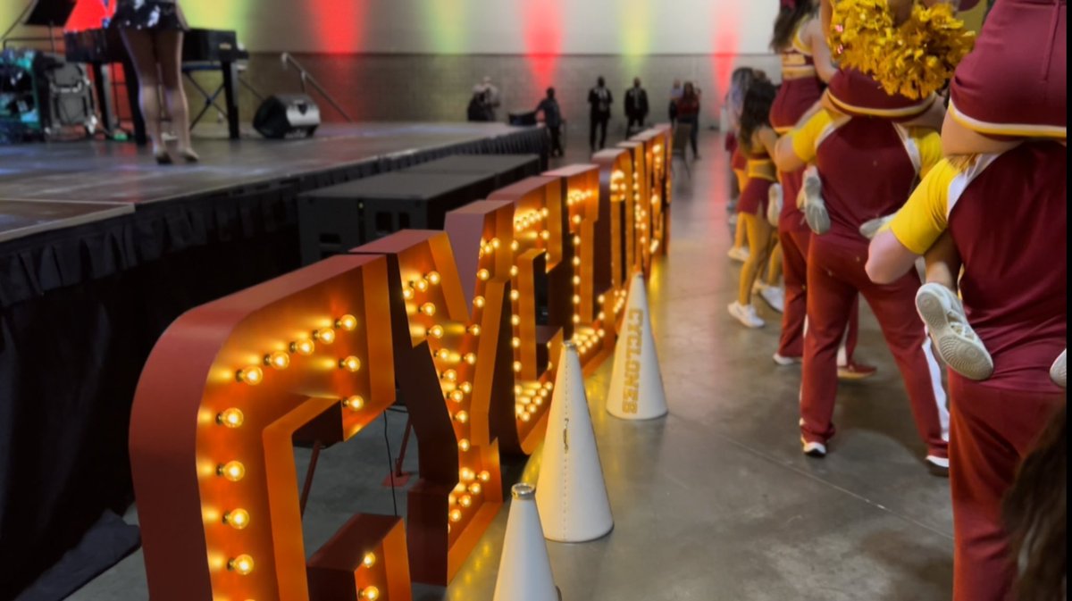 ISUCFVMB's tweet photo. Cyclones Unplugged was electric! Thanks @CycloneATH for a great pep rally. (And of course, “Hi @CyPowerJeff!”) https://t.co/udWAs5JGAJ
