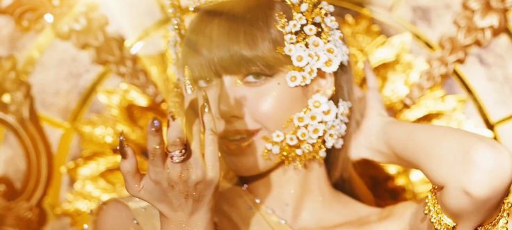 🌸 thinking about (@lalisamyflower) on Twitter photo 