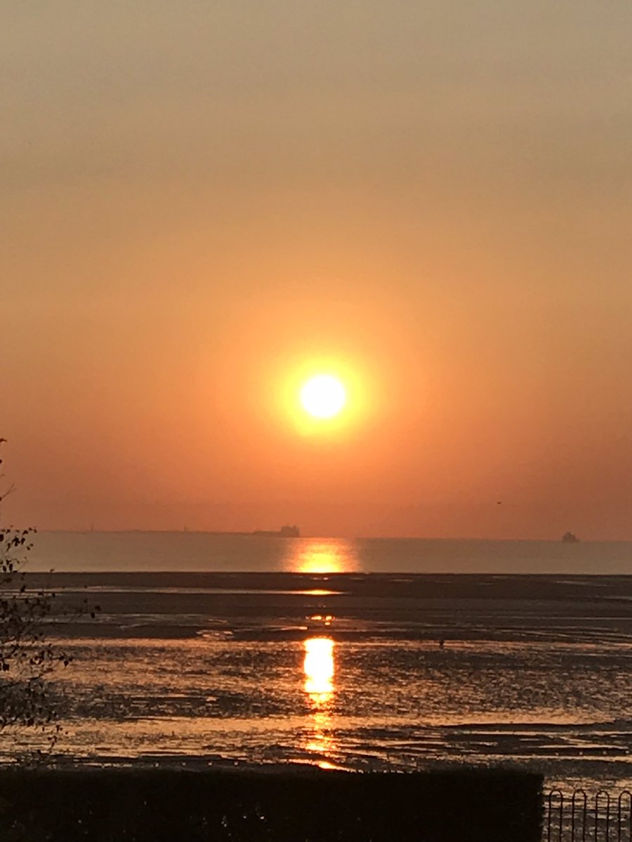 VISITCLEE's tweet photo. Just stop for a moment and see just how beautiful Cleethorpes is. @VISITCLEE @DiscoverNEL @CleeTIC https://t.co/XamtnKpuMg