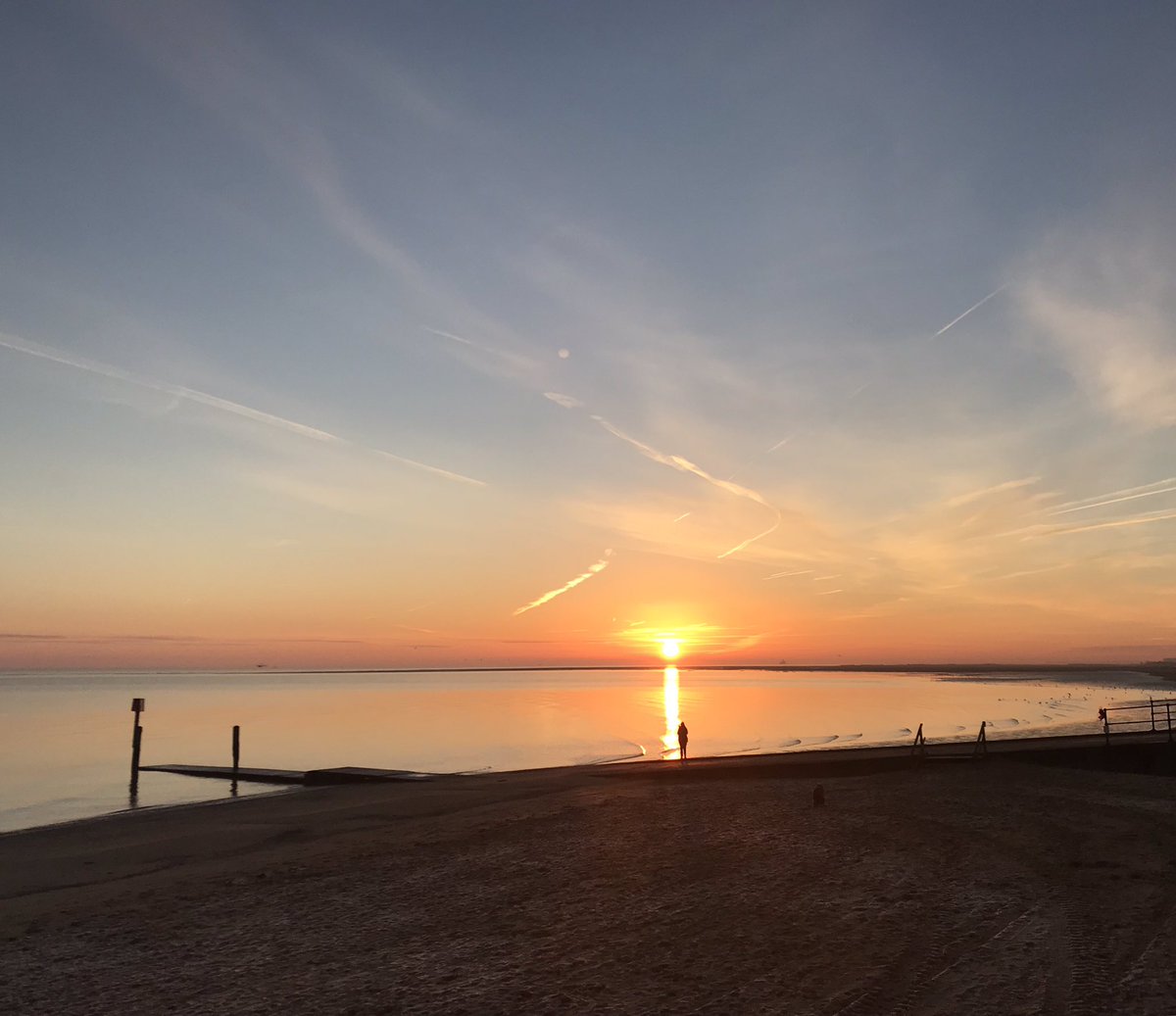 VISITCLEE's tweet photo. Just stop for a moment and see just how beautiful Cleethorpes is. @VISITCLEE @DiscoverNEL @CleeTIC https://t.co/XamtnKpuMg
