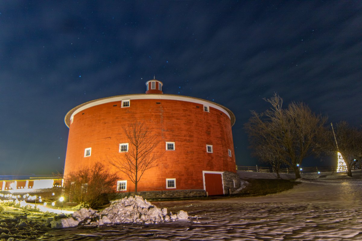 JeremyLaclair's tweet photo. Winter lights at the Shelburne Museum did not disappoint! #vermont #btv #VTlightsTheWay https://t.co/FeN7AMlrTH