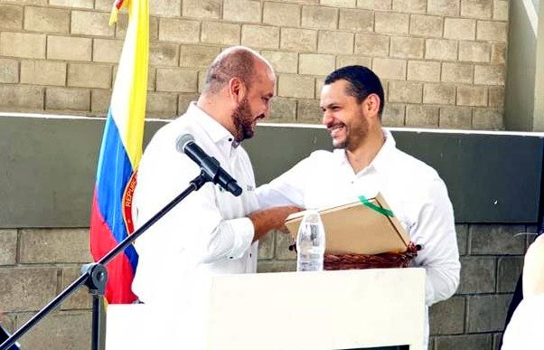 nicolasgarciab's tweet photo. Con @MinInterior y Alcaldía de San Juan de Rioseco inauguramos hoy el Centro de Integración Ciudadana, CIC, en el que unimos fuerzas con @infopresidencia para invertir 1.533 millones que benefician a más 4 mil personas con espacios sociales, deportivos, recreativos y pedagógicos. https://t.co/pPZhU5rk4z