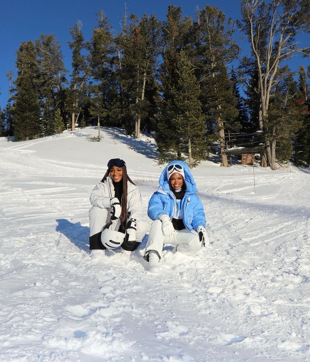 NormaniUpdate's tweet photo. Normani with @RyanDestiny ❄️ https://t.co/1MuS4IJ10w