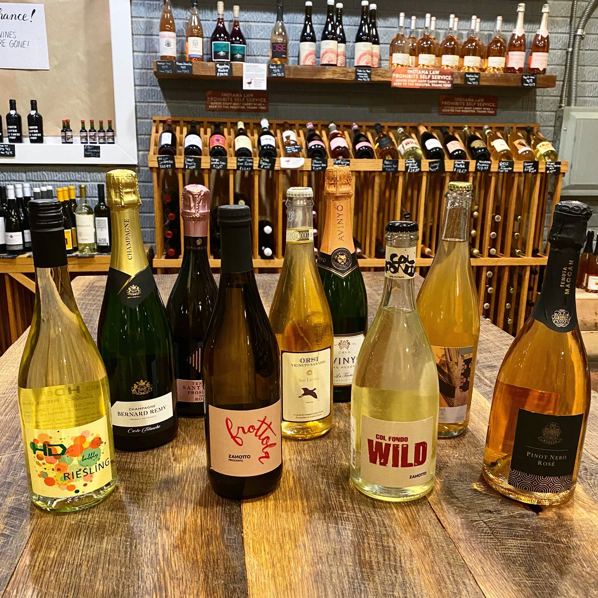GoosetheMarket's tweet photo. drinking boring bubbly will never do, but especially not to ring in 2022 #GoosePoem
just a few of our favorite fizzes in the #GooseCellar 📷 L to R: https://t.co/NNXosB7K3f https://t.co/eCVEAMIz0z