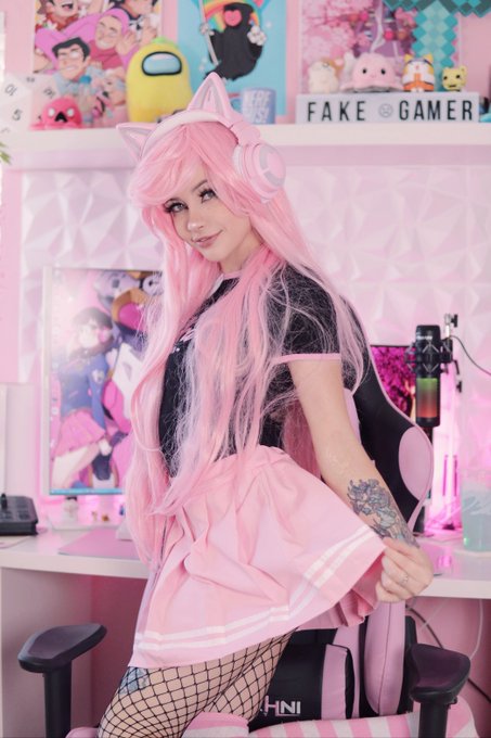 r u even a gamer if u don't have cat ear headphones https://t.co/muKHUxTRW0