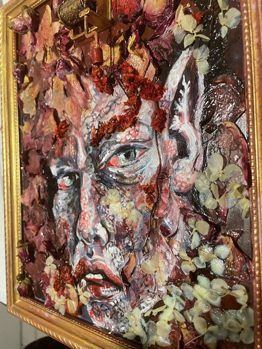 katbuglione's tweet photo. This guy is coming along slowly - acrylic and dried flowers on glass #workinprogress #art #NFTs https://t.co/FlPyLUhftW
