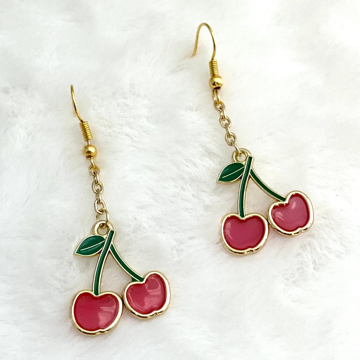 monalaina's tweet photo. Cherry Earrings, Red and Gold Earrings, Fruit Earrings, Cherry Jewelry, Fruit Jewelry, Dangle and Drop Earrings, Gift for Her, S115 https://t.co/w46gjKOkaT #EtsyShop #Handmade #Jewelry #Earrings #GiftforHer #SmallBusiness #EtsyJewelry #FoodEarrings https://t.co/zmLT4NO9x0