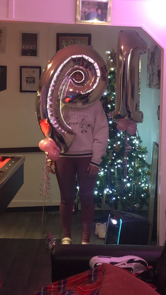 DeclanMorgan01's tweet photo. @RebeccaFoy_  happy birthday old yin, I’ll see u later on today for our wee meal and drinks. love u loads (sometimes) 🤣❤️❤️❤️ https://t.co/zmeMJZYaPT