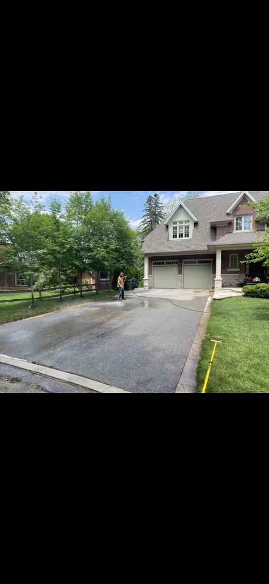 MobilesClean's tweet image. Driveway wash #cleaningservice #toronto #powerwash