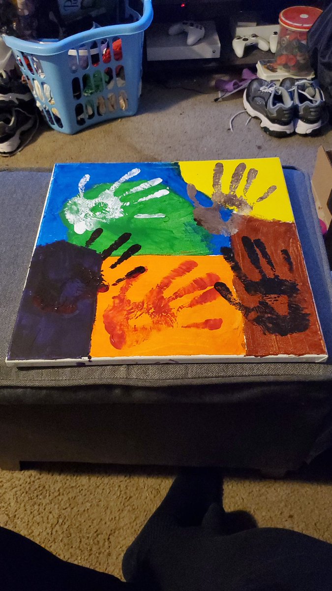 Momma0f3's tweet photo. My daughter painted this for me today. https://t.co/Ne98xRKvsv