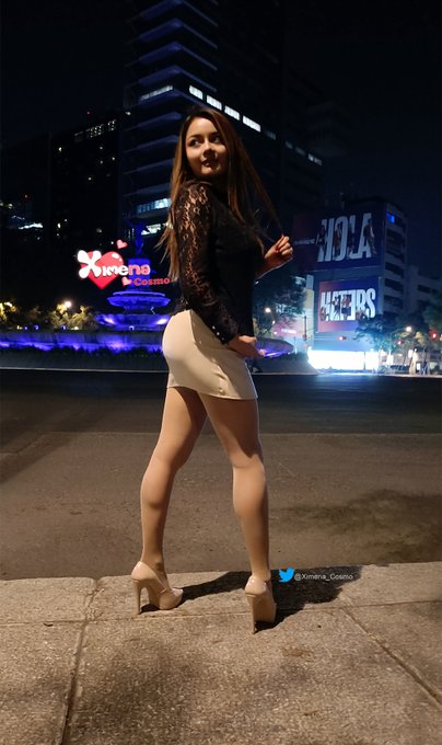Acompa&ntilde;ando la noche.💗 https://t.co/txa0RD39n2