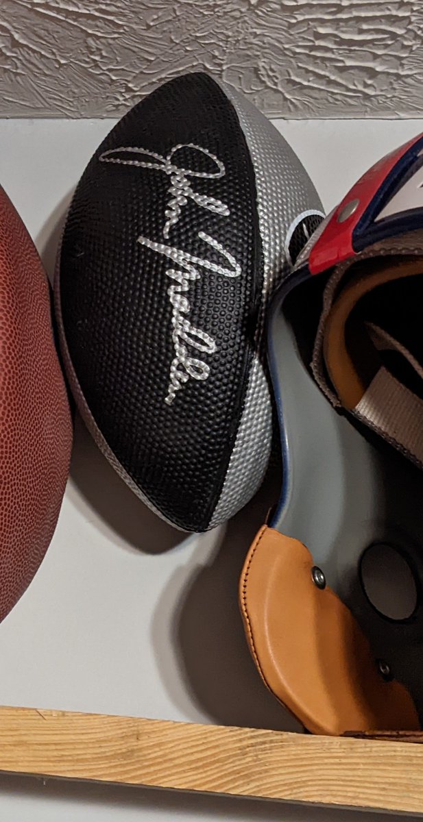 What do you want to bet Bill was waiting for #johnmadden with a pen and a baseball? Any takers? No? Ah well.
x.com/i/events/14759…