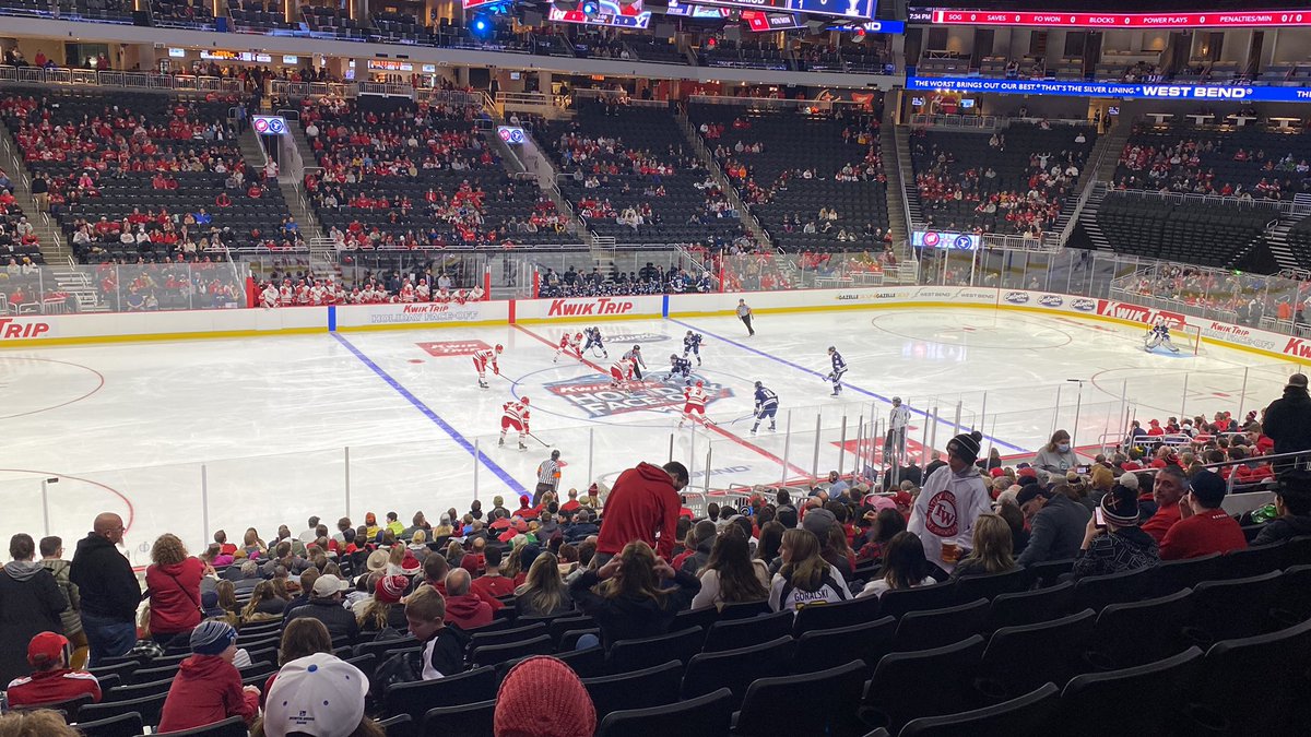 konkleshells's tweet photo. Ahhh @BadgerMHockey glad to have you back in MKE! #dropthepuck #HolidayFaceoff https://t.co/RiyXKaTBqm