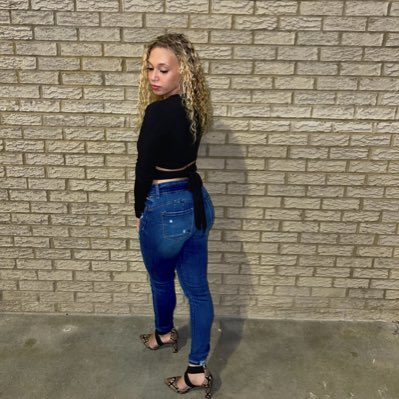 ambriae01's tweet photo. #NewProfilePic https://t.co/dPkkpRTFBw