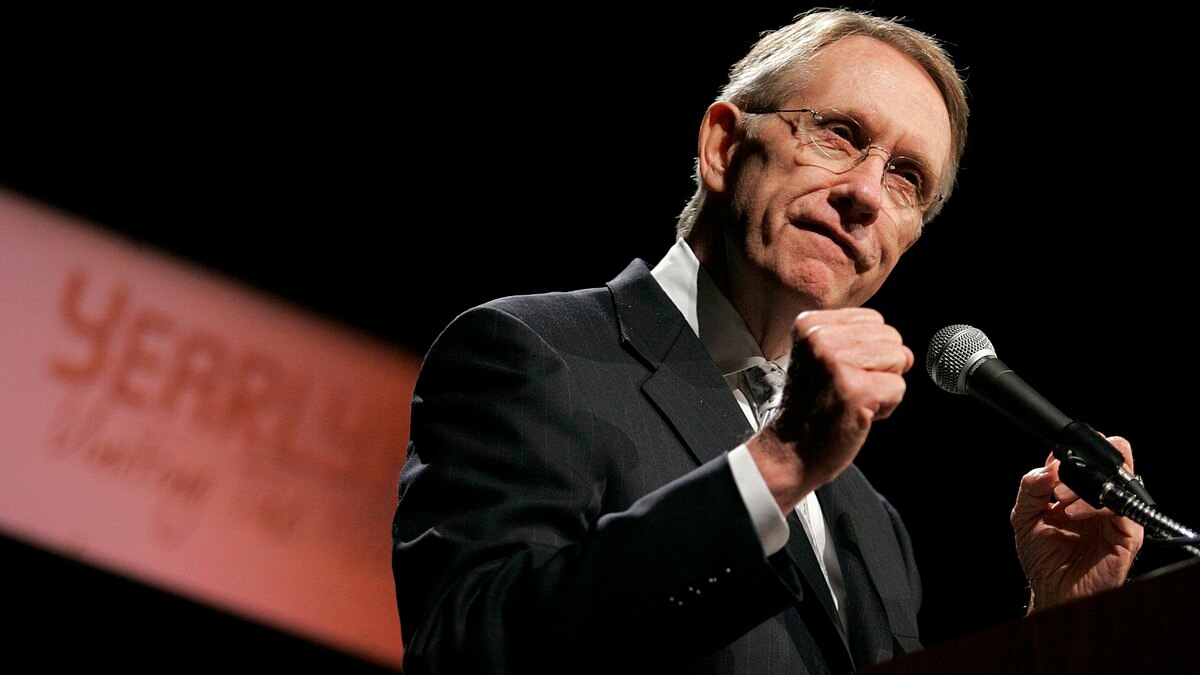 #BREAKING: Harry Reid, former Senate majority leader, dies at 82

kwch.com/2021/12/29/har… #kwch12