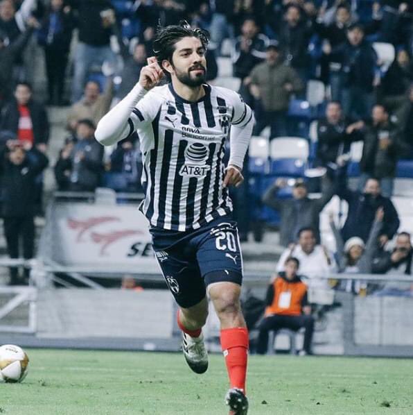 400fuerza's tweet photo. Bienvenido de nueva cuenta a Monterrey piza jocker 💙💙🤡🫂🙌🏻🤝⚽️💥 https://t.co/22eNp7RtrC