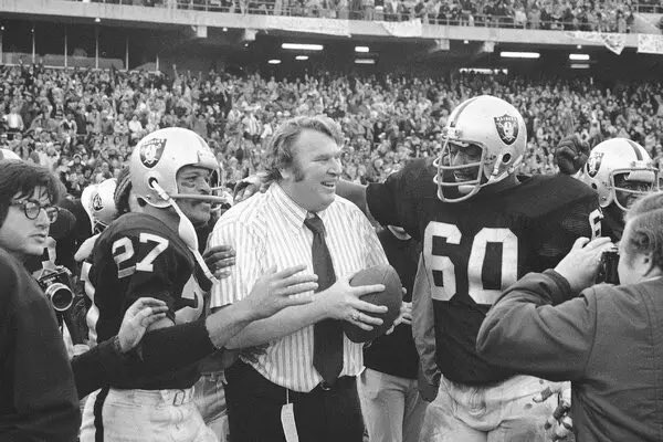 AdamSandler's tweet photo. Loved this man. Loved him as a coach and as a broadcaster. We all did. Love to his family and thanks for all coach. https://t.co/uDAMRvprNT