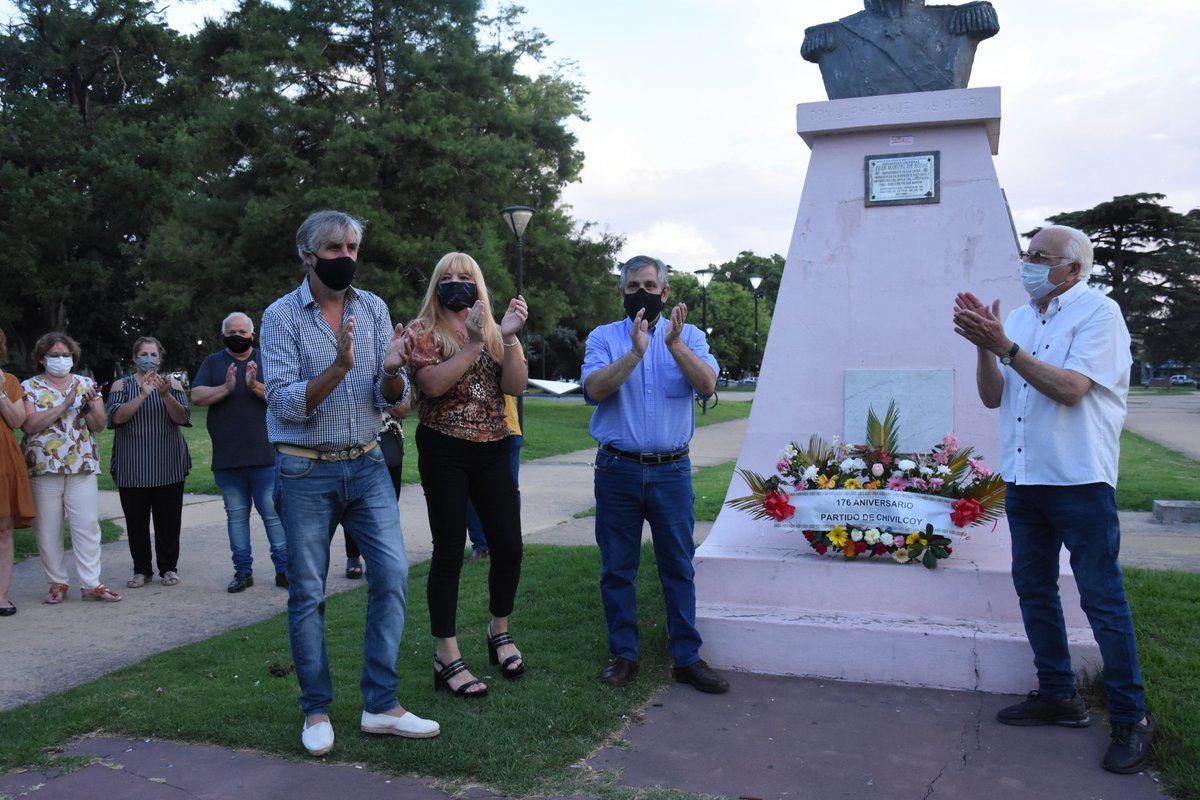 MuniChivilcoy's tweet photo. ✔️ Se celebró el 176° aniversario de la creación del Partido de Chivilcoy

⛲ Con un acto en la Plaza 25 de Mayo 

🔍 https://t.co/AMlCz39HIS

@BritosGuillermo https://t.co/VKwfbdFL70