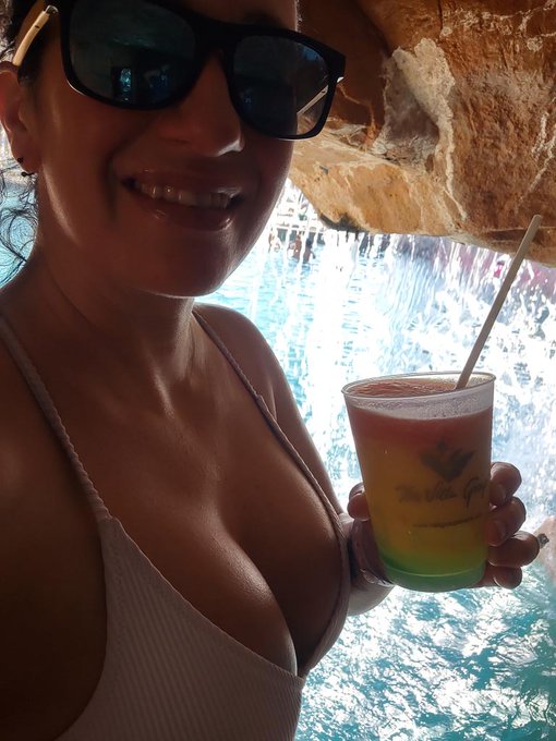 Bob Marley drink  it's sweet but taste good https://t.co/eMnlgPltBB<a href="/tag/retweet"class="tags"><span>#retweet</span></a>