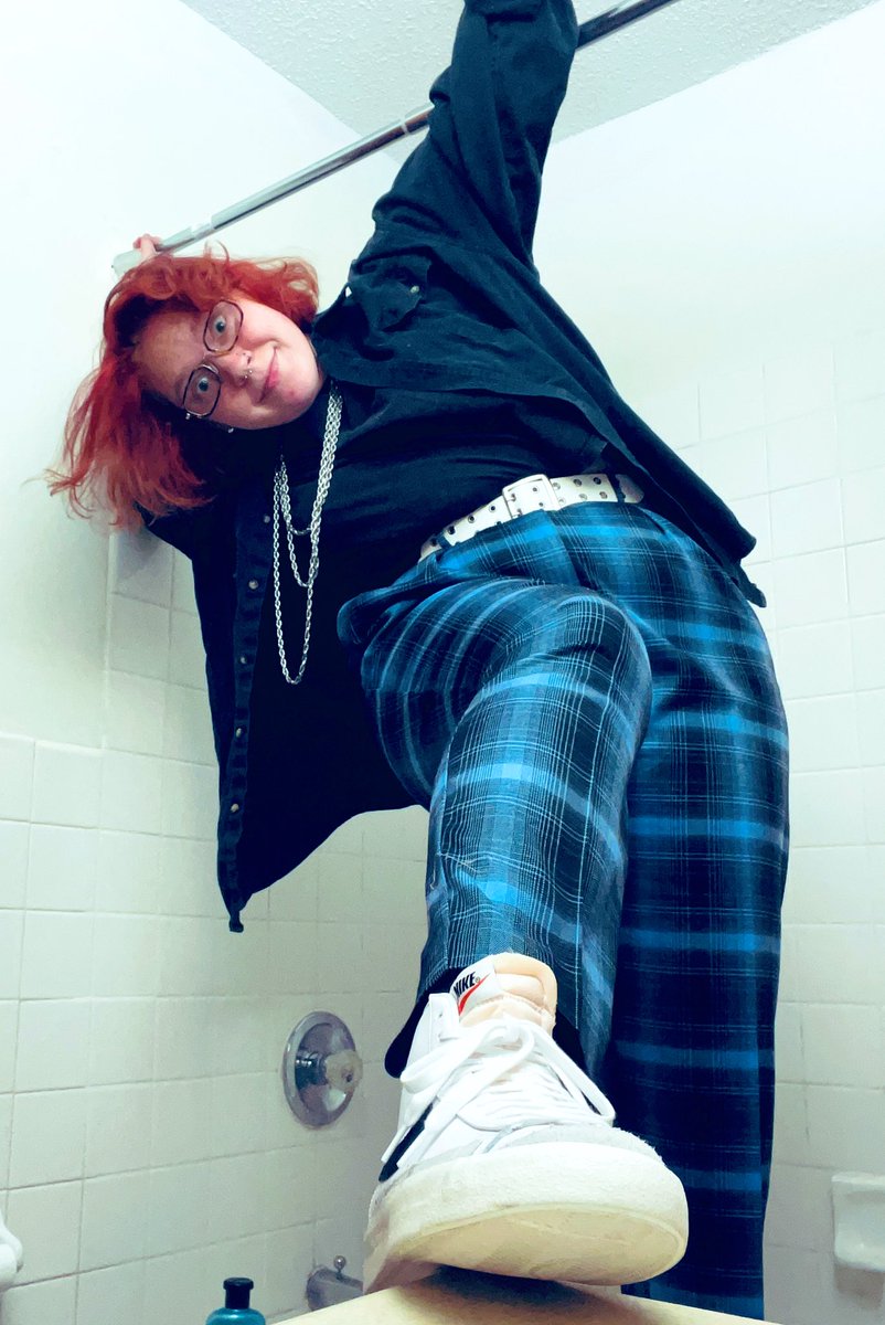 notallisonokay's tweet photo. my shower is still broken but i got new pants https://t.co/rttxGUBOAo