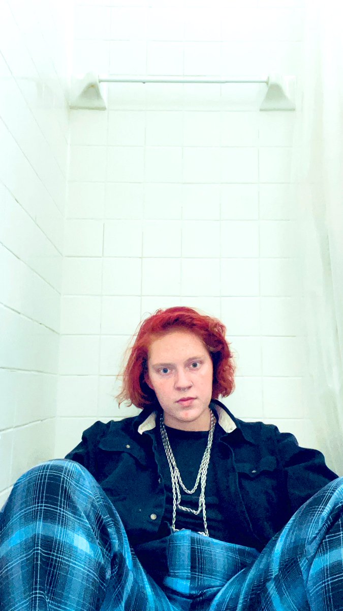 notallisonokay's tweet photo. my shower is still broken but i got new pants https://t.co/rttxGUBOAo