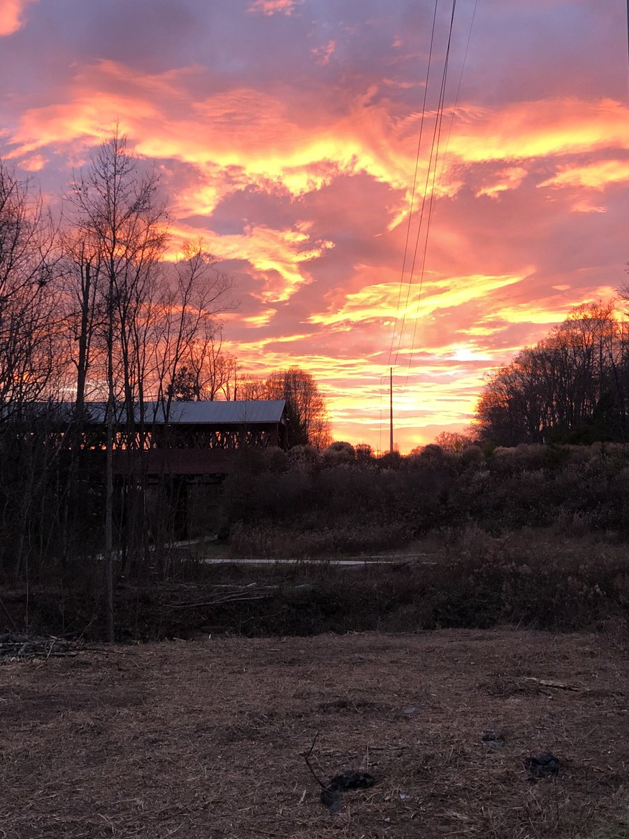 _Coach_Hof's tweet photo. Davidson has been showing off lately! Warm weather, beautiful scenery, friendly people. Man I love this place! https://t.co/VXhQl9WTwB